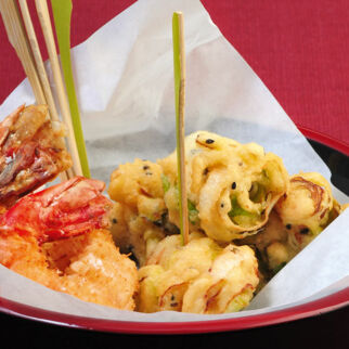 Tempura-Lauchbällchen Tempura-Lauchbällchen