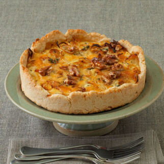 Zwiebelkuchen mit Walnüssen Zwiebelkuchen mit Walnüssen