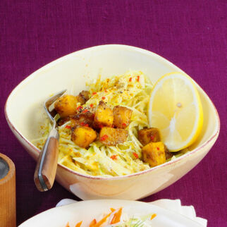 Spitzkohlsalat mit Curry-Mango Spitzkohlsalat mit Curry-Mango