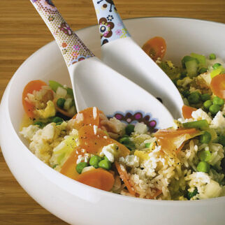 Reissalat mit Frühlingsgemüse