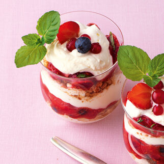 Beeren-Schichtspeise
