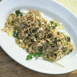 Petersiliennudeln mit Käse Petersiliennudeln mit Käse