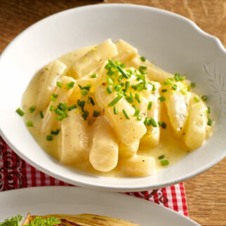 Schwarzwurzeln in Zitronenrahm Schwarzwurzeln in Zitronenrahm