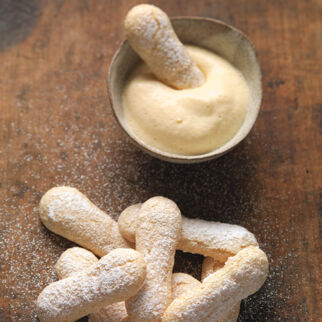 Weinchaudeau mit Biskotten Weinchaudeau mit Biskotten