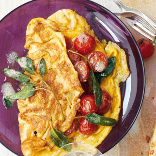 Omelett mit Salbeitomaten Omelett mit Salbeitomaten