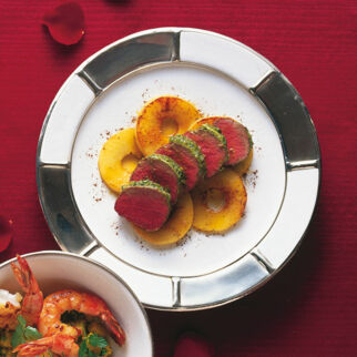 Rehrücken mit Pistazien-Zimt-Kruste Rehrücken mit Pistazien-Zimt-Kruste