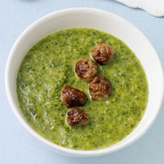 Grünkohlsuppe mit Brätklößchen Grünkohlsuppe mit Brätklößchen
