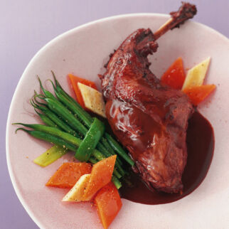 Kaninchenkeulen in Schokoladensauce