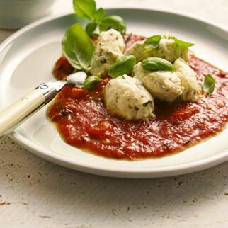 Ricotta-Gnocchi mit Tomatensauce