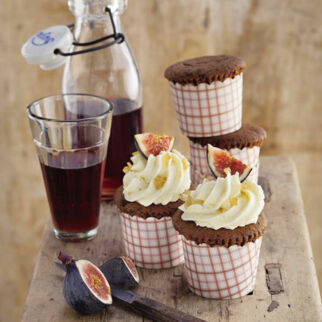 Rotwein-Cupcakes mit Ingwertopping Rotwein-Cupcakes mit Ingwertopping