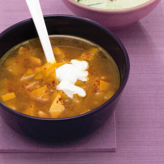 Gelbe Zucchinisuppe mit Safran Gelbe Zucchinisuppe mit Safran