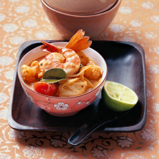 Fischeintopf mit Blumenkohl, Curry und Kokosmilch Fischeintopf mit Blumenkohl, Curry und Kokosmilch