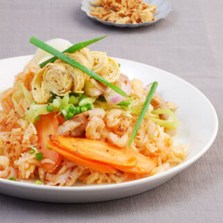 Nasi Goreng mit Weißkohl und Möhren Nasi Goreng mit Weißkohl und Möhren