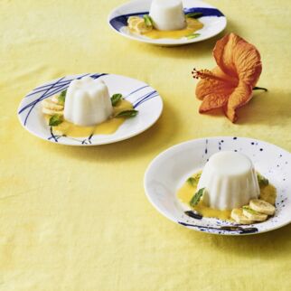 Kokos-Pannacotta mit Pandanus Kokos-Pannacotta mit Pandanus