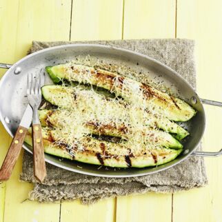 Zucchini mit Parmesankruste Zucchini mit Parmesankruste