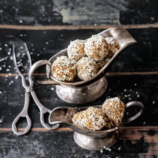 Energiekugeln mit Haselnuss und Kokosnuss Energiekugeln mit Haselnuss und Kokosnuss