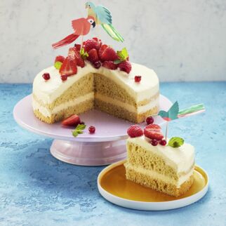 Mini-Torte mit Mango und Beeren