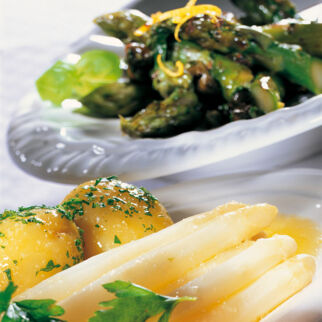 Spargel, weiß und grün