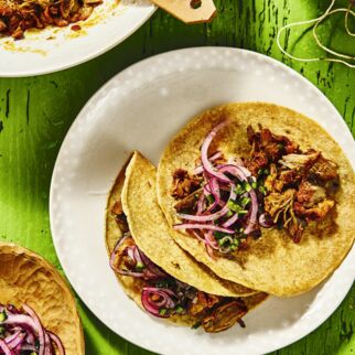 Schweinefleisch in Bananenblättern Schweinefleisch in Bananenblättern