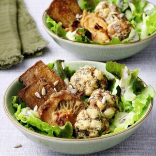 Laugenknödel-Bowl mit Austernpilzen Laugenknödel-Bowl mit Austernpilzen