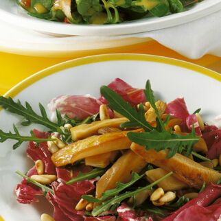 Rucolasalat mit gebratenen Pilzen Rucolasalat mit gebratenen Pilzen