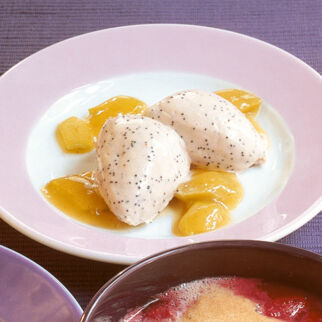 Mohnmousse mit Rhabarber Mohnmousse mit Rhabarber