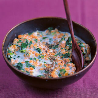 Spinat-Dal mit roten Linsen Spinat-Dal mit roten Linsen