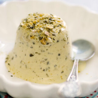 Semifreddo mit Kürbiskernkrokant Semifreddo mit Kürbiskernkrokant