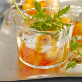 Chai-Pfirsiche mit Ziegenkäse und Rucola Chai-Pfirsiche mit Ziegenkäse und Rucola