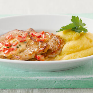 Minutensteaks in Paprikasauce zu Polenta Minutensteaks in Paprikasauce zu Polenta
