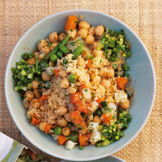 Gemüse-Couscous mit Kichererbsen Gemüse-Couscous mit Kichererbsen