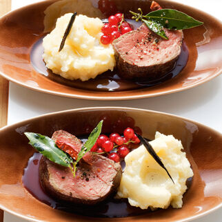 Rinderfilet mit Johannisbeersauce und Vanillepüree Rinderfilet mit Johannisbeersauce und Vanillepüree