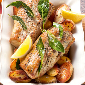 Schweinefilet mit Salsa verde und Lorbeerkartoffeln Schweinefilet mit Salsa verde und Lorbeerkartoffeln