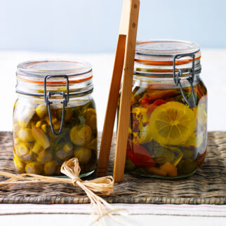 Sauer Einmachen Gemüse in Öl einlegen Sauer Einmachen Gemüse in Öl einlegen