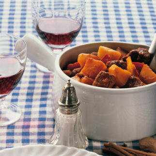 Saftiges Kesselgulasch Saftiges Kesselgulasch