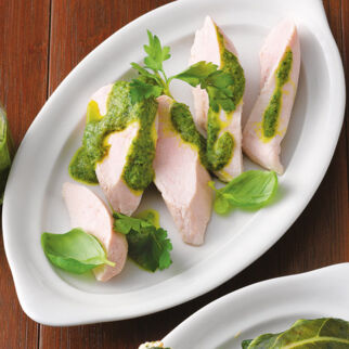 Pochierte Hühnerbrust Pochierte Hühnerbrust