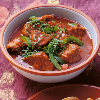 Kalbfleisch in roter Sauce Kalbfleisch in roter Sauce