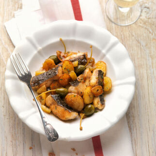 Wallergröstl mit konfierten Zitronen und Kapern Wallergröstl mit konfierten Zitronen und Kapern