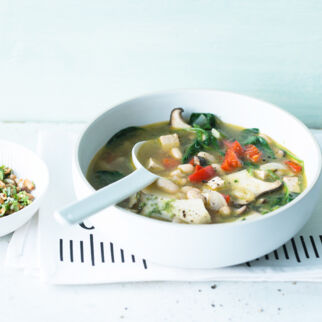 Bohneneintopf mit Räuchertofu Bohneneintopf mit Räuchertofu