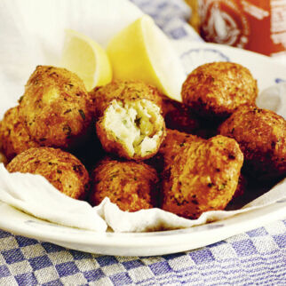 BOLINHOS DE BACALHAU BOLINHOS DE BACALHAU