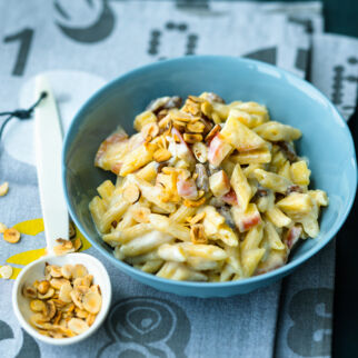 Apfel-Nuss-Penne mit Rosinen Apfel-Nuss-Penne mit Rosinen
