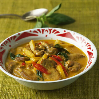 Rotes Curry mit Bambus Rotes Curry mit Bambus