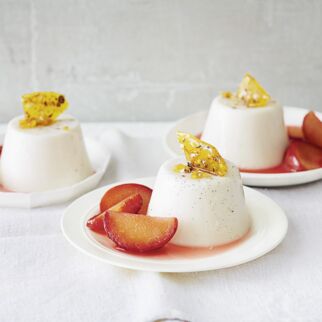 Mandel-Pannacotta mit Pflaumen Mandel-Pannacotta mit Pflaumen