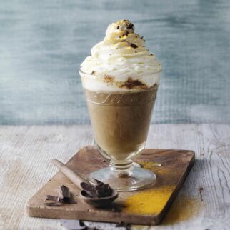 Heiße Kurkuma-Schokolade Heiße Kurkuma-Schokolade