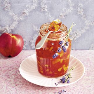 Karamellisierte Nektarinenkonfitüre Karamellisierte Nektarinenkonfitüre