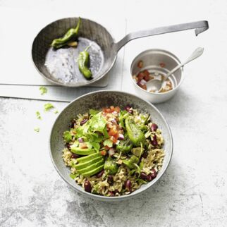 Mexiko-Bowl mit Reis und Bohnen Mexiko-Bowl mit Reis und Bohnen