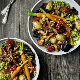 Midsommar-Salat mit Rehgeschnetzeltem