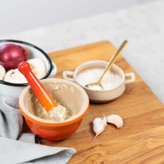 Knoblauch schneiden Knoblauch schneiden