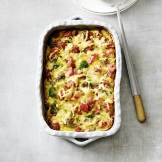 Gratinierter Brokkoli mit Würstchen Gratinierter Brokkoli mit Würstchen