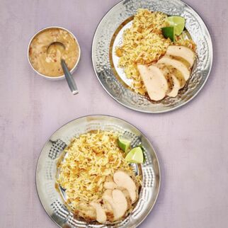 Erdnuss-hähnchen mit Möhrenreis Erdnuss-hähnchen mit Möhrenreis